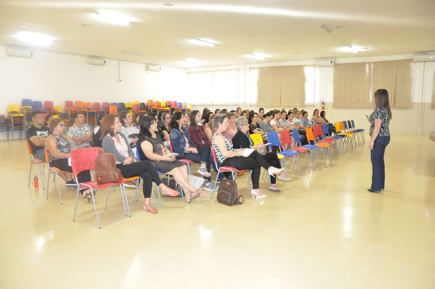 Professores se preparam para a volta às aulas.