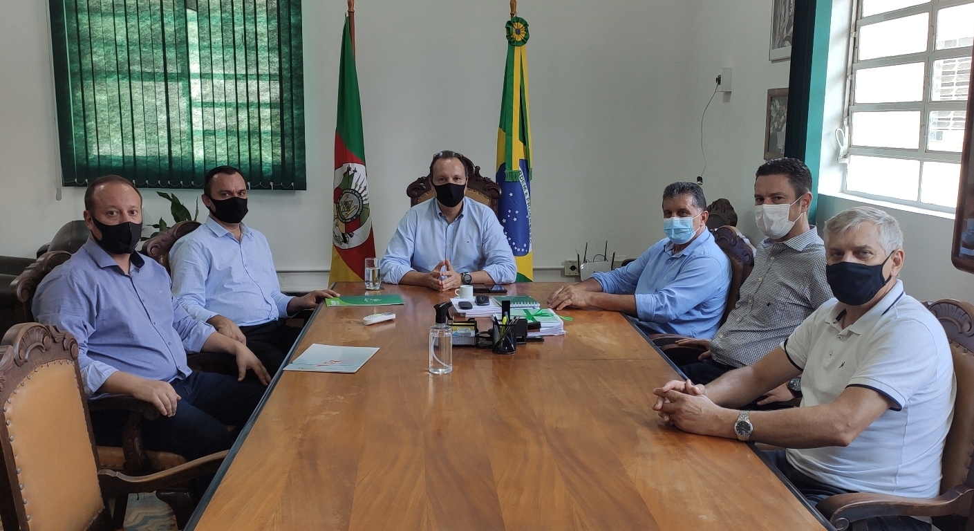 Aratiba pleiteia construção de poço artesiano e açudes para combater estiagem
