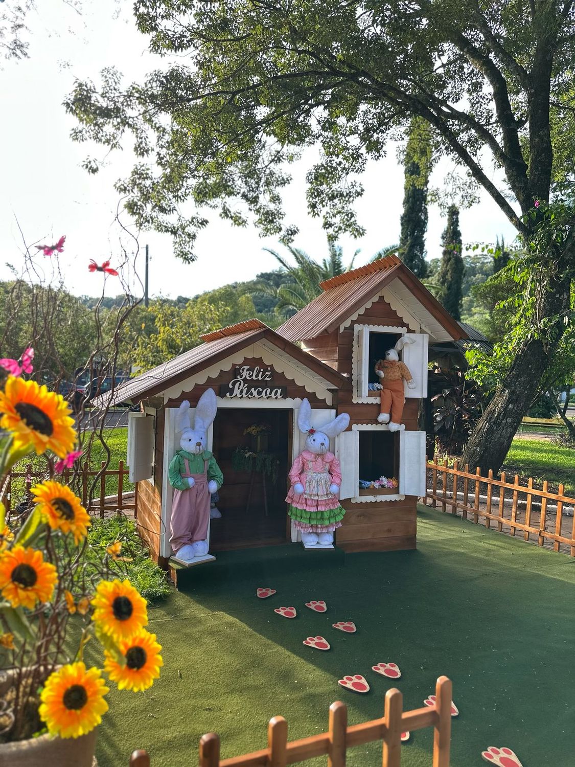 Páscoa em Aratiba: Praça Central ganha vida com decoração especial