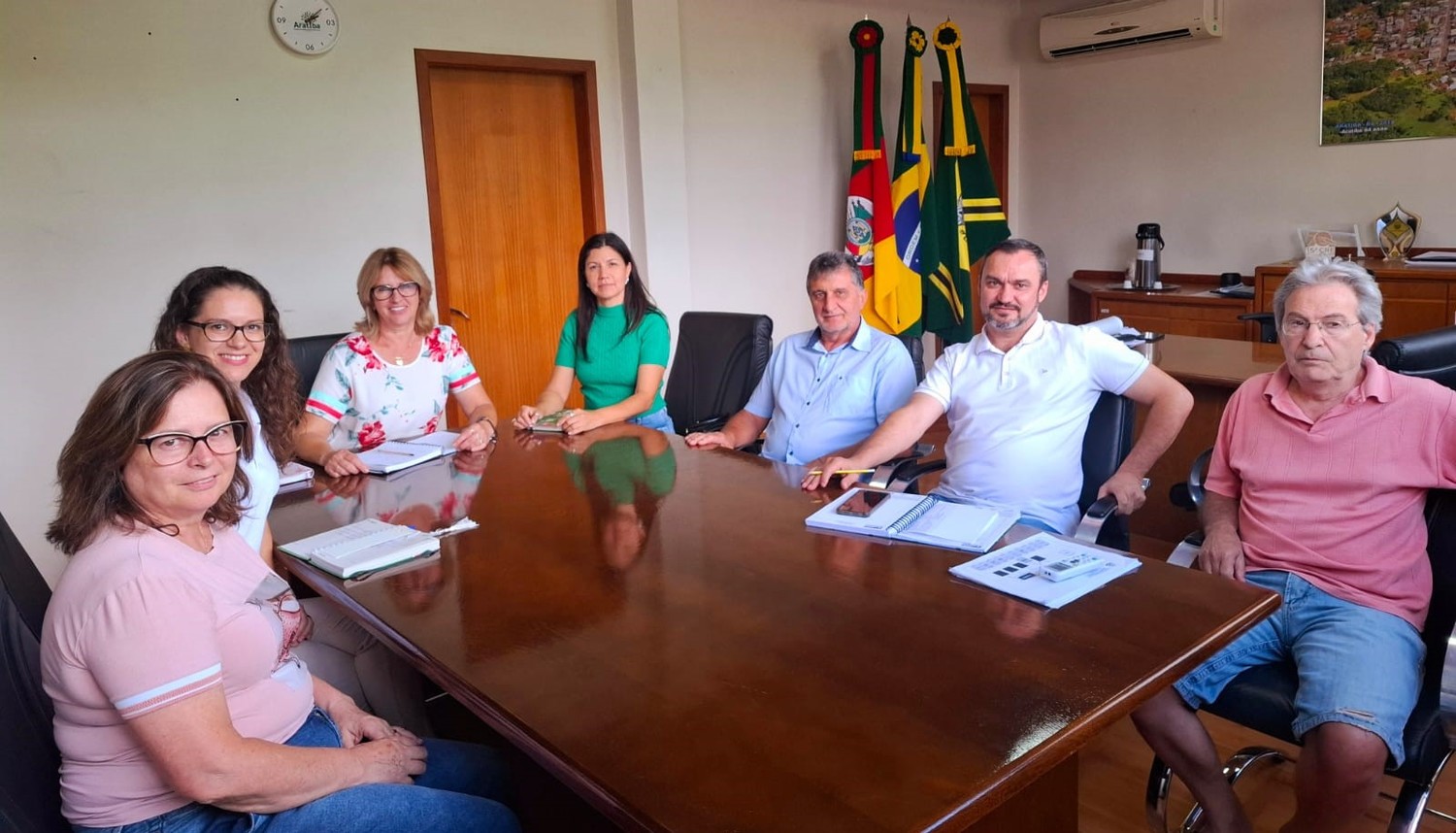Administração Municipal recebe dirigentes da APAE Aratiba