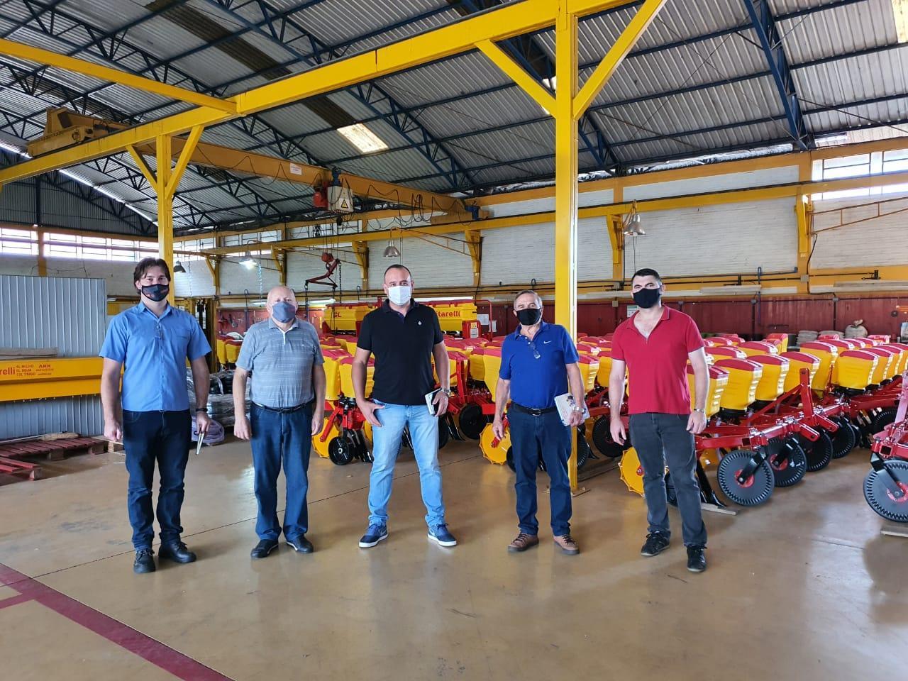 Técnico do SENAI realiza diagnóstico em empresas