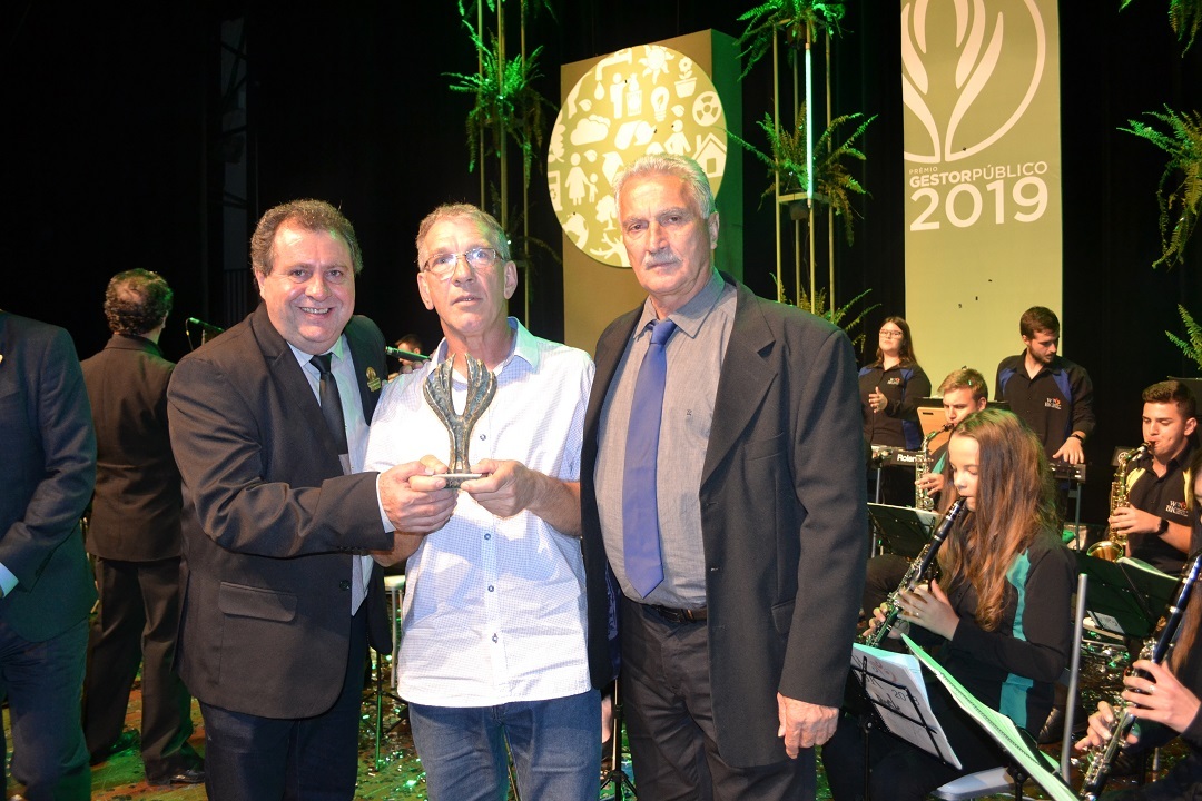 Granzotto recebe Premio Gestor Público.