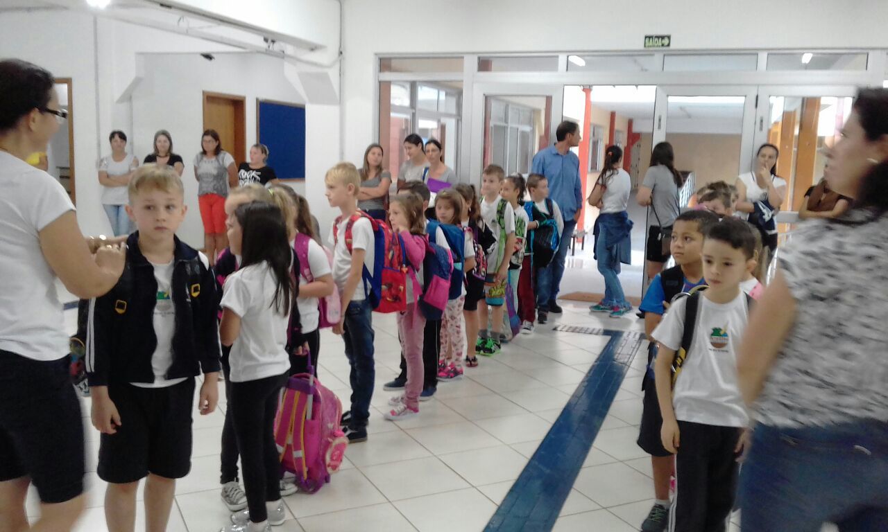 Iniciaram hoje as aulas na Rede Pública Municipal e Estadual de Ensino de Aratiba.