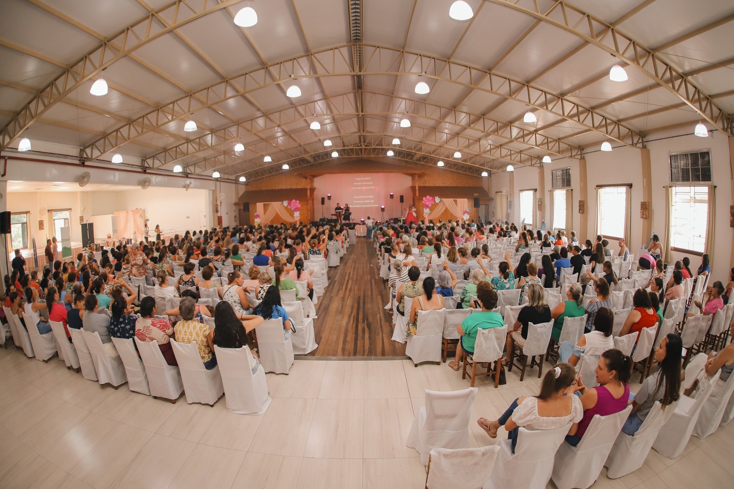 Aratiba celebra o Dia Internacional da Mulher com uma maravilhosa Palestra Show