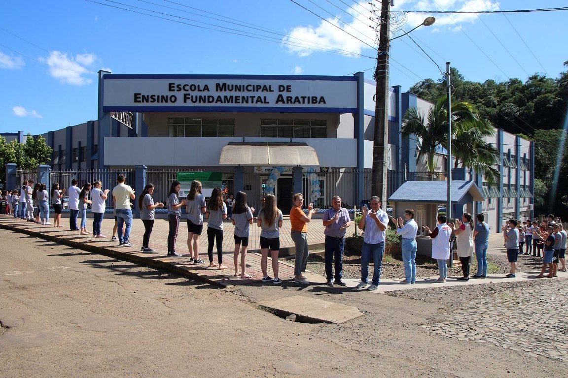 Escola Aratiba celebra 15 anos de história