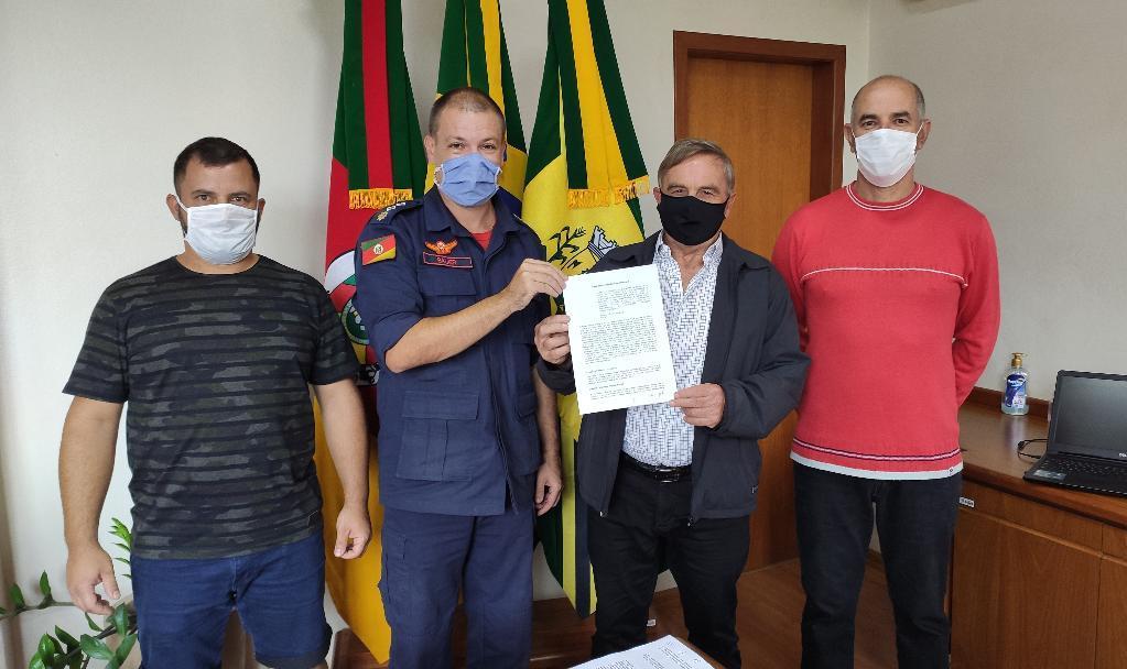 Assinado termo de cooperação para implantação de bombeiros voluntários