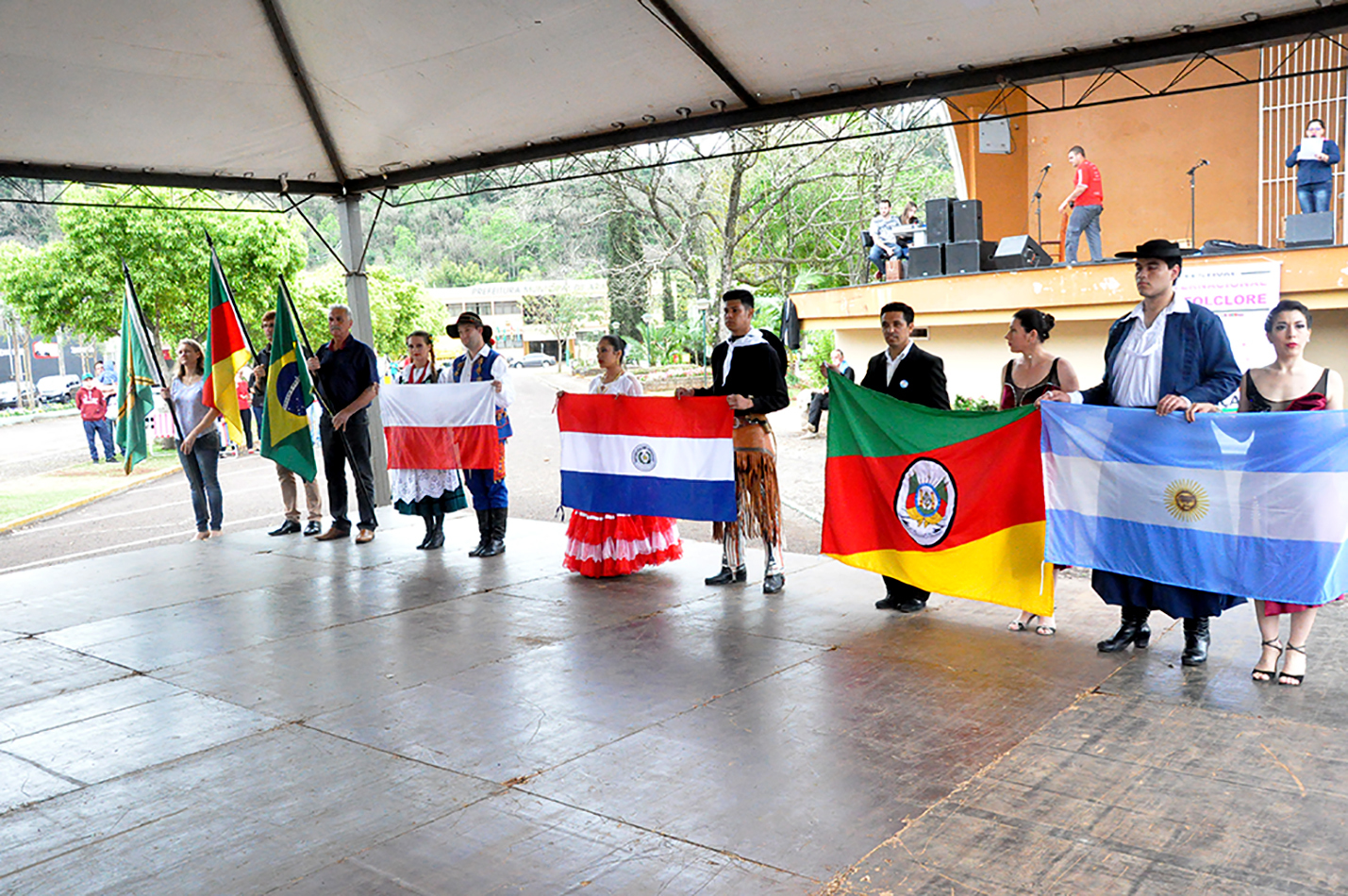 Mundo em dança em Aratiba