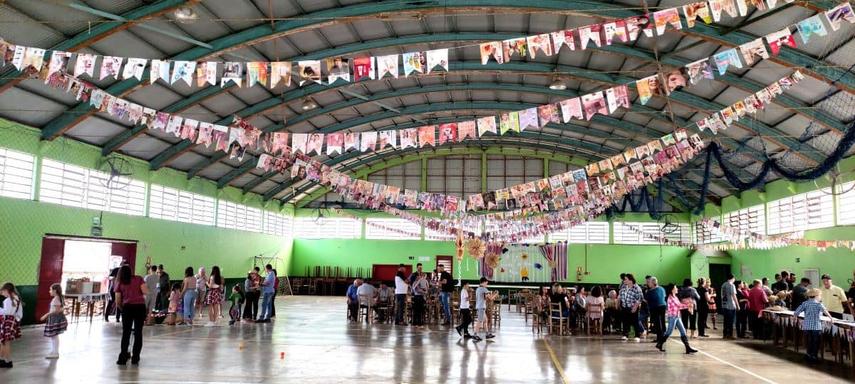 Festa junina na escola de Sede Dourado
