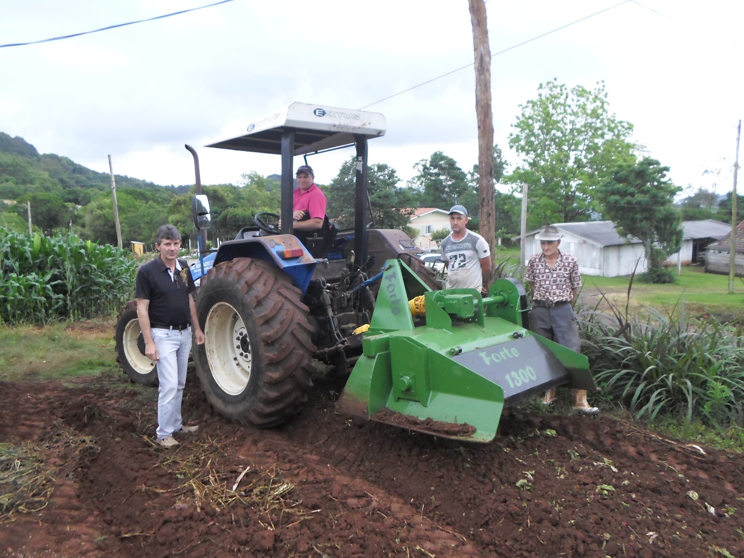 Administração Municipal adquire novo equipamento Agrícola.